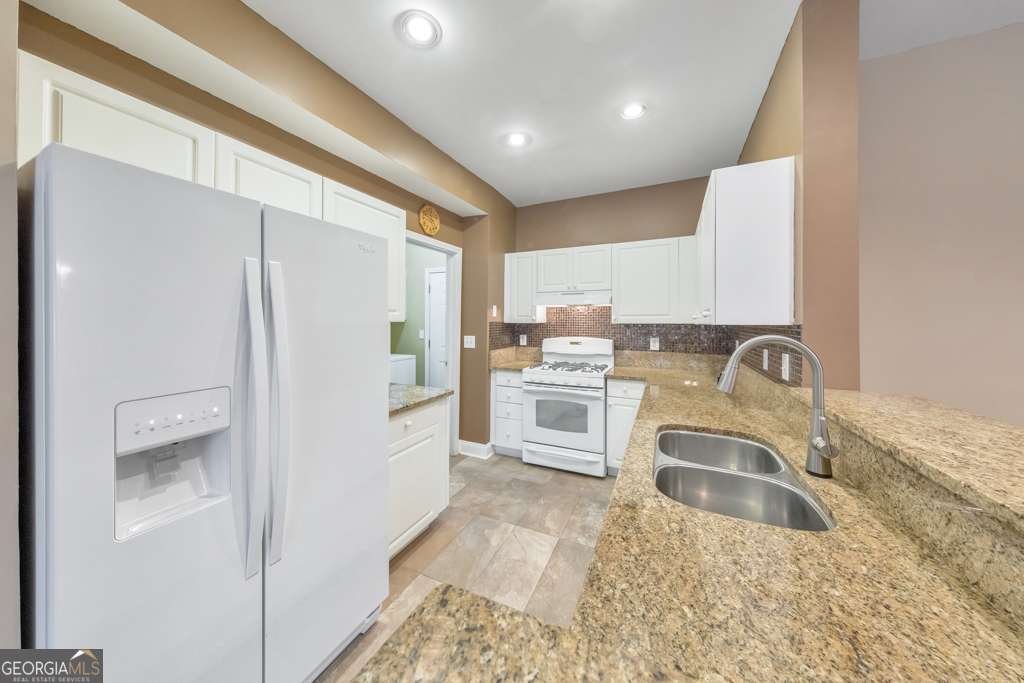 1002 Vinings Forest Lane Smyrna - Photo 9