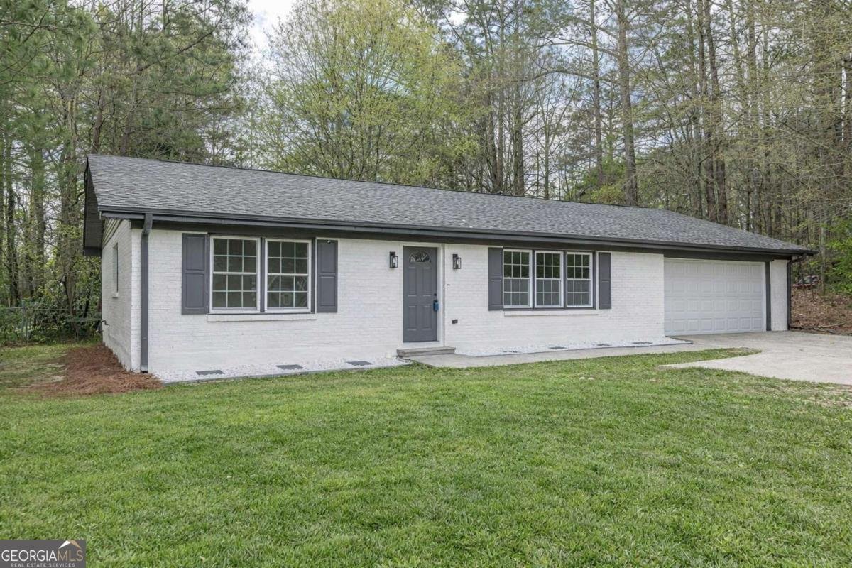 7498 Helms Court Jonesboro - Photo 1