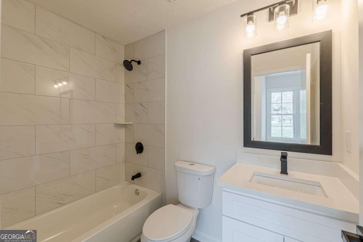 7498 Helms Court Jonesboro - Photo 11