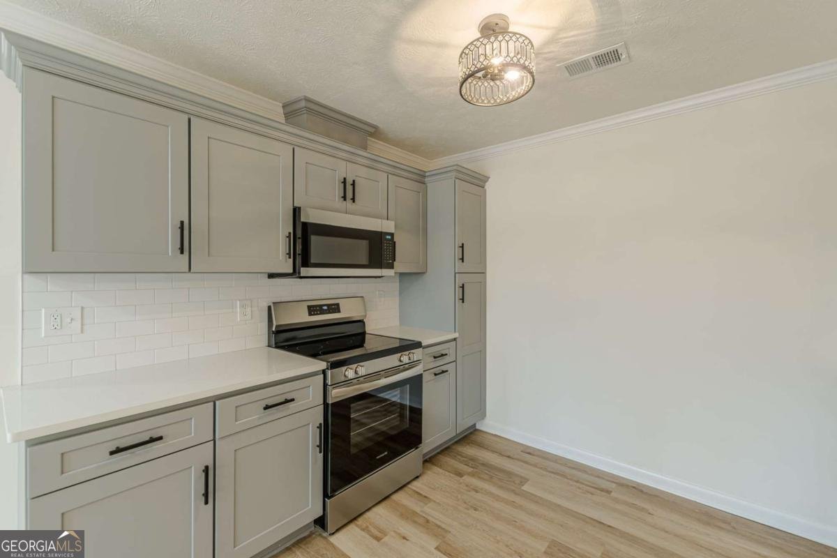 7498 Helms Court Jonesboro - Photo 33