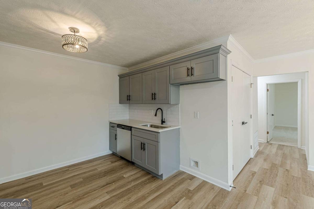 7498 Helms Court Jonesboro - Photo 35