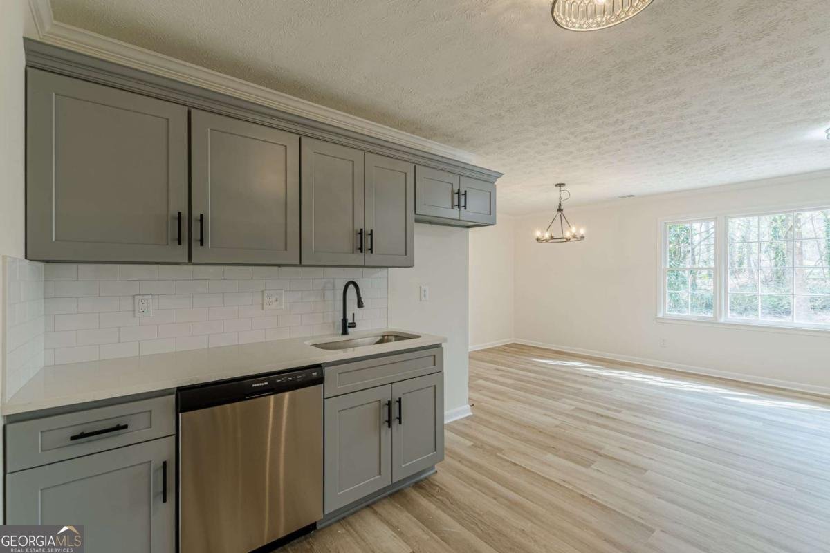 7498 Helms Court Jonesboro - Photo 36