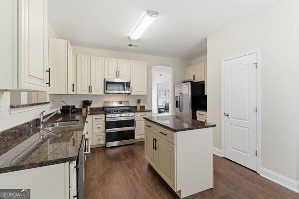 4925 Locherby Drive Fairburn - Photo 18