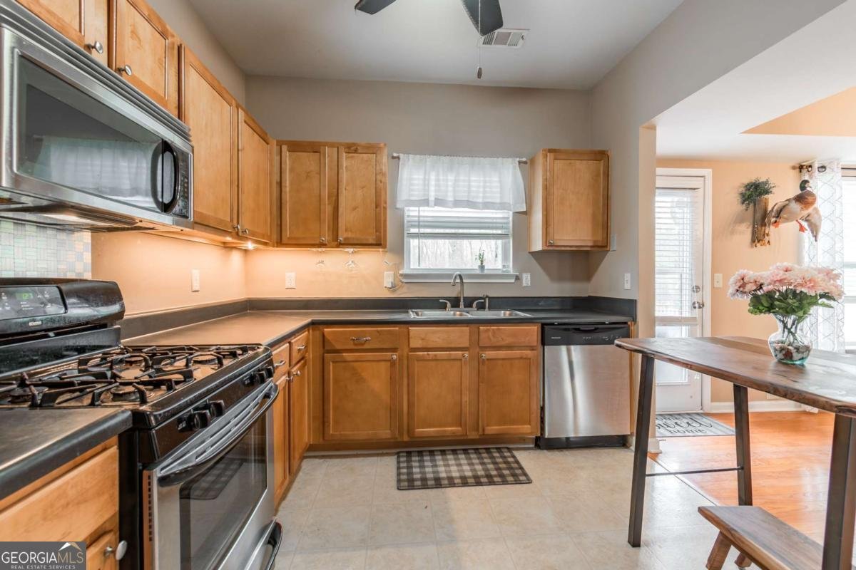 4858 Tangerine Circle Oakwood - Photo 11