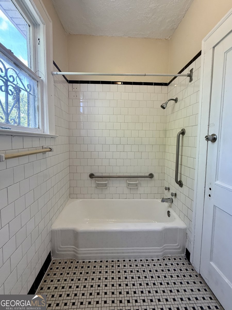 627 39th Street Savannah - Photo 10