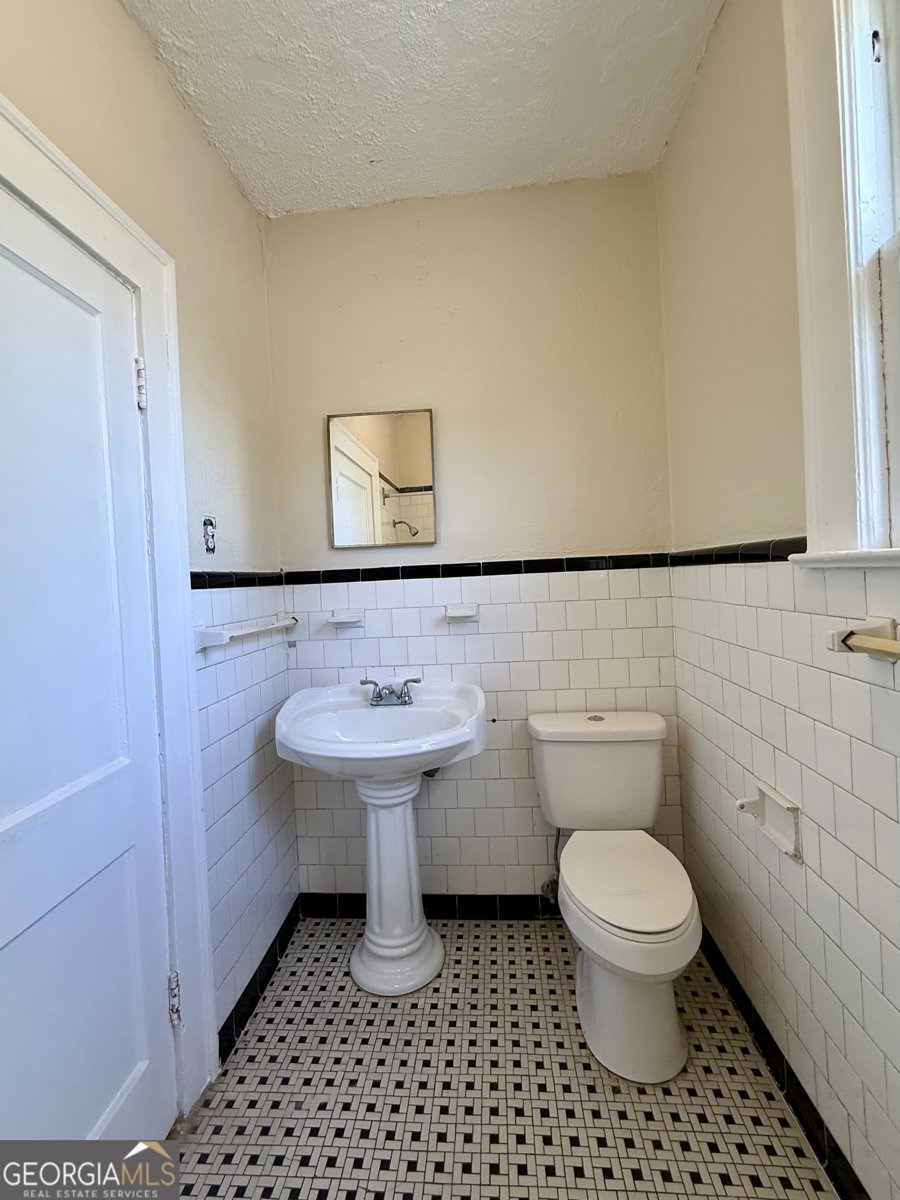 627 39th Street Savannah - Photo 11