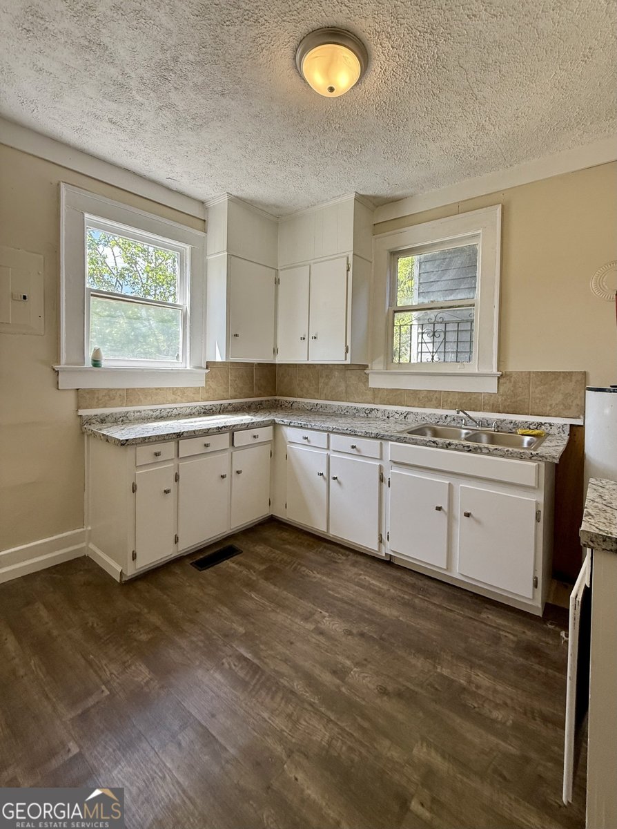 627 39th Street Savannah - Photo 6