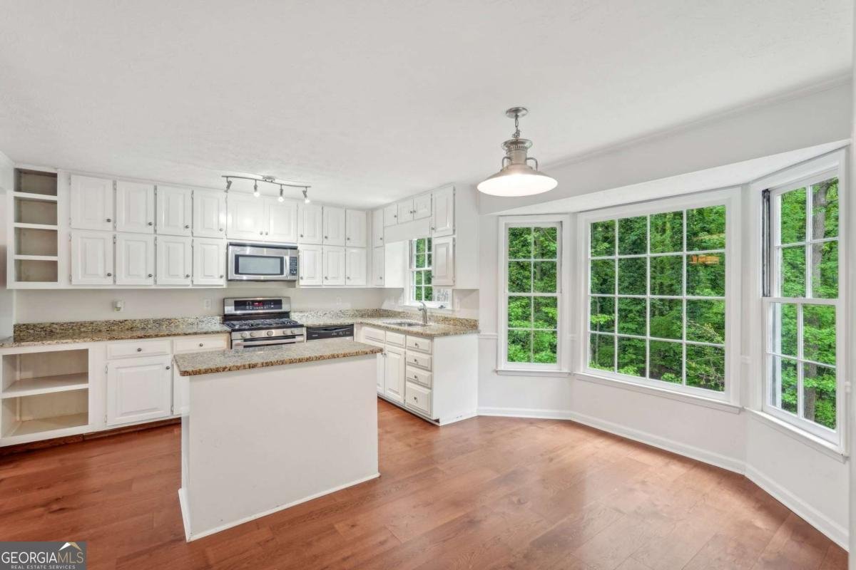 2895 Shurburne Drive Alpharetta - Photo 13