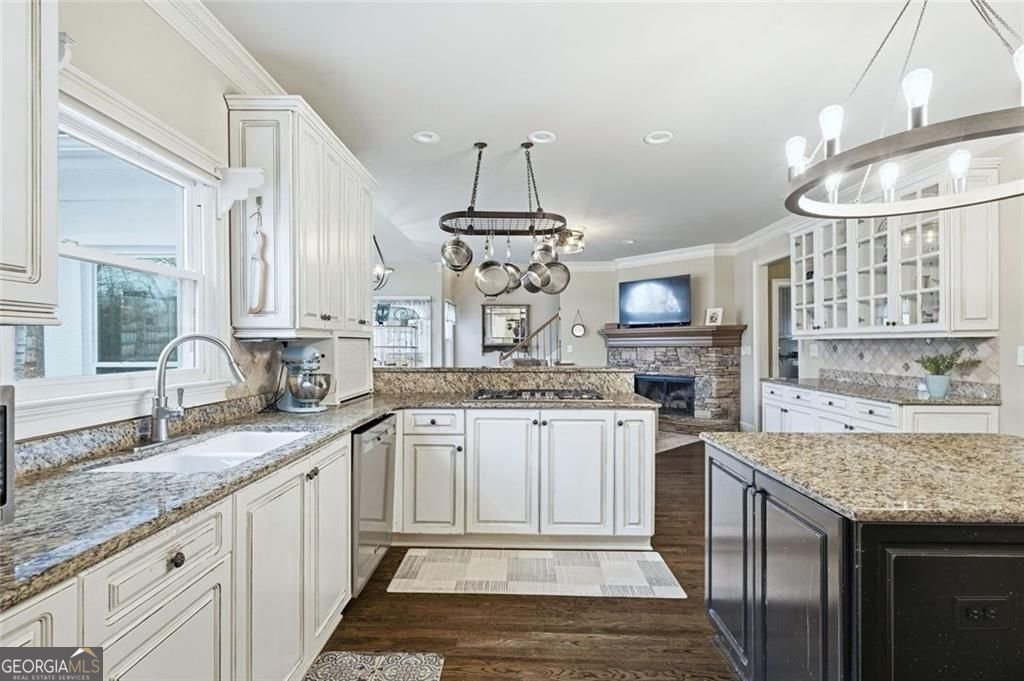 3331 Aylesbury Court Roswell - Photo 9