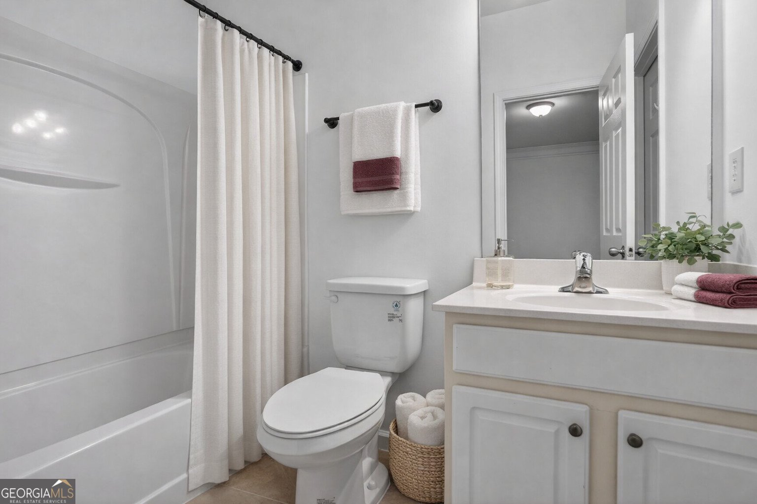 715 Coligny Court Sandy Springs - Photo 17