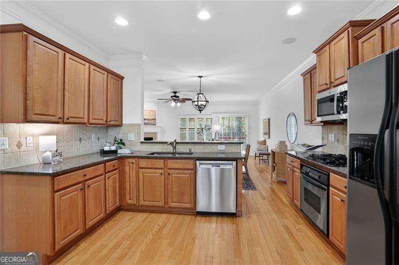 715 Coligny Court Sandy Springs - Photo 7