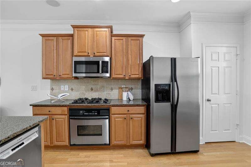 715 Coligny Court Sandy Springs - Photo 8