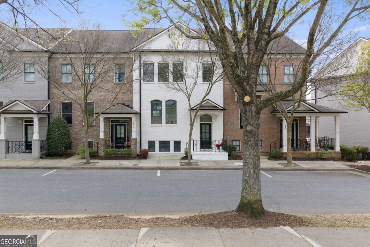 378 Suwanee Avenue Suwanee - Photo 1