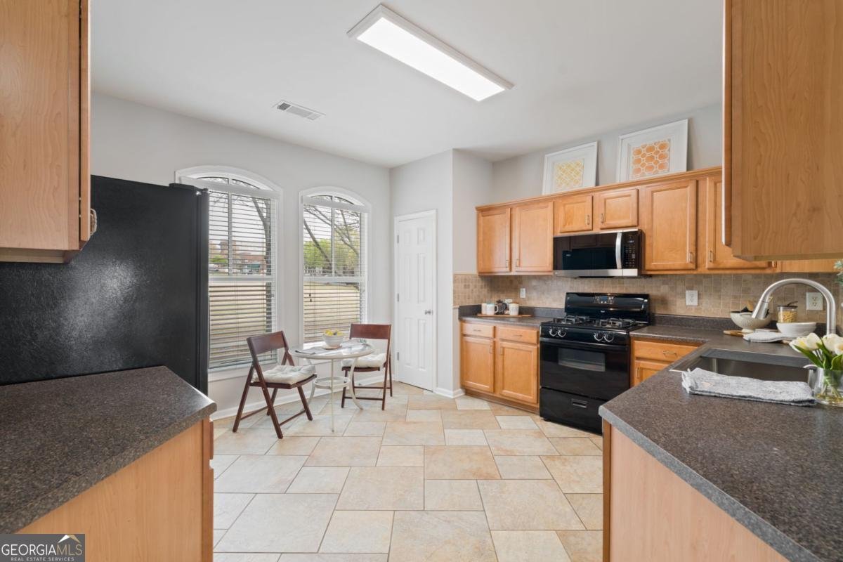 378 Suwanee Avenue Suwanee - Photo 11