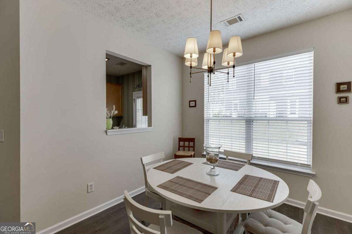 6245 Shoreview Circle Flowery Branch - Photo 9