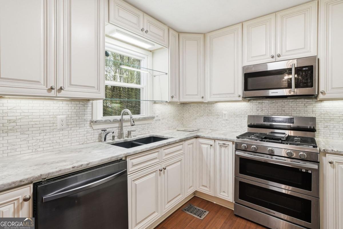 360 Crestwood Drive Canton - Photo 11