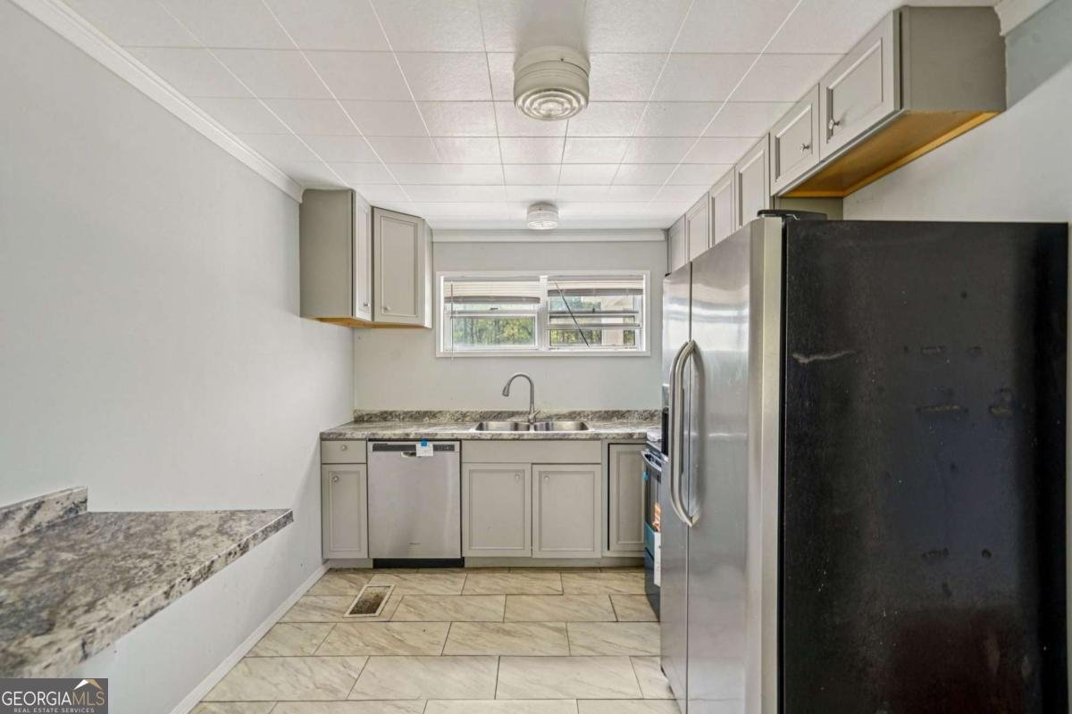 305 Anderson Circle Covington - Photo 12