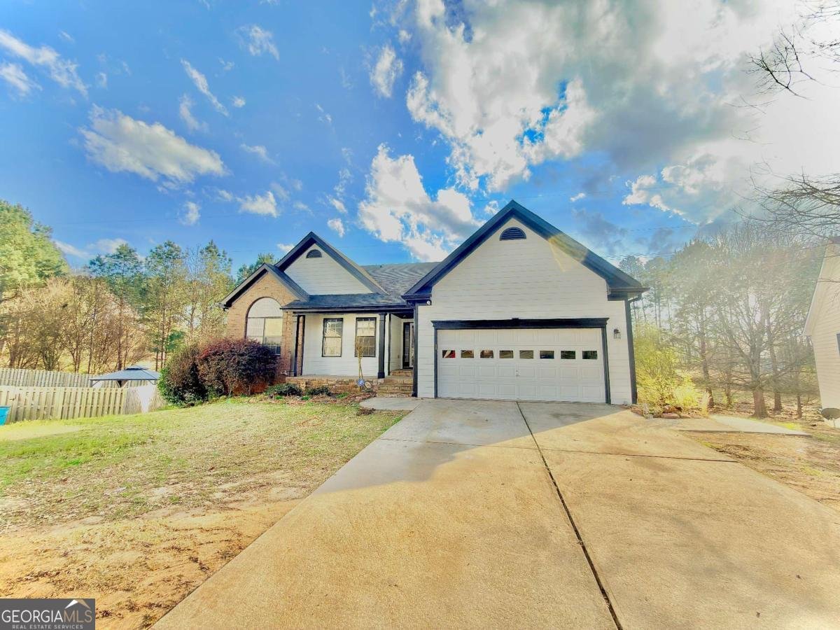 557 Vickers Lane Locust Grove - Photo 1