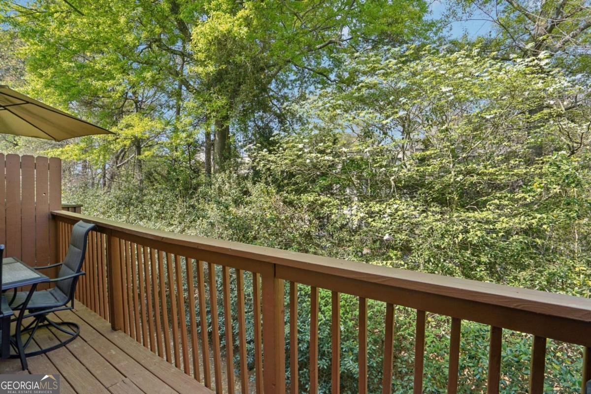 3689 Chattahoochee Summit Drive Atlanta - Photo 15