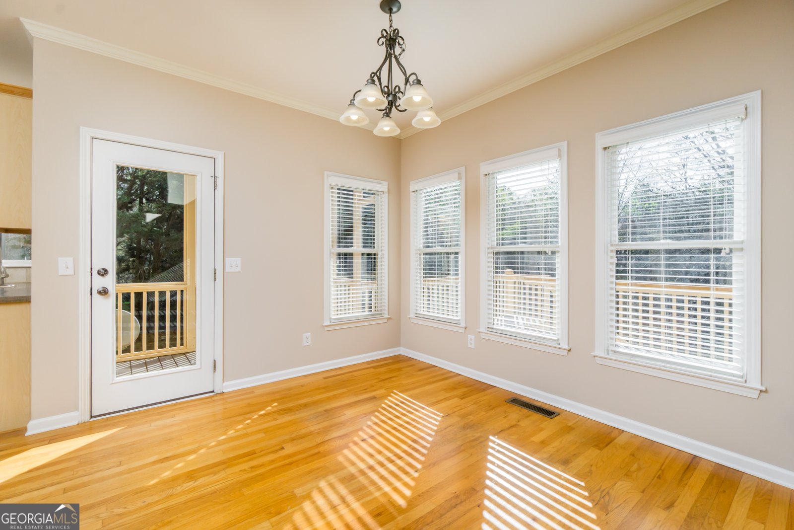 8670 Woodland View Drive Gainesville - Photo 14