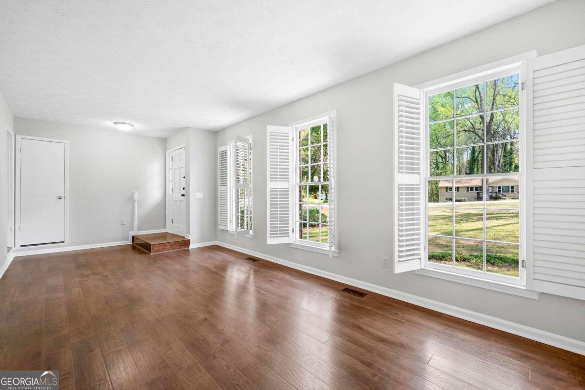 155 King David Drive Lilburn - Photo 9