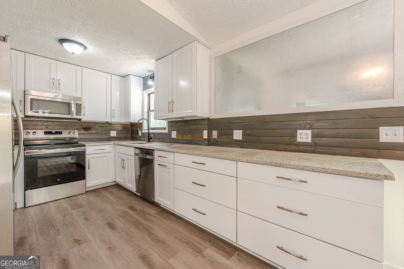 221 Little Brook Lane Woodstock - Photo 9