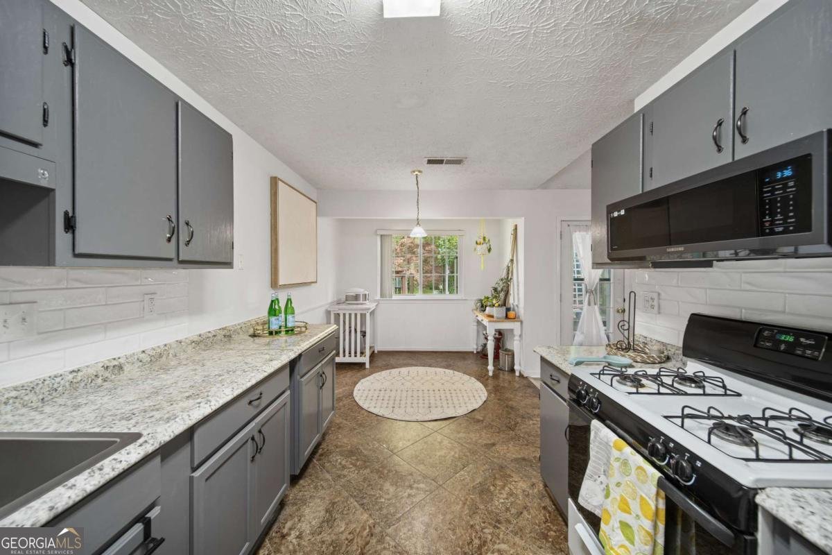 3914 Fork Court Lawrenceville - Photo 9