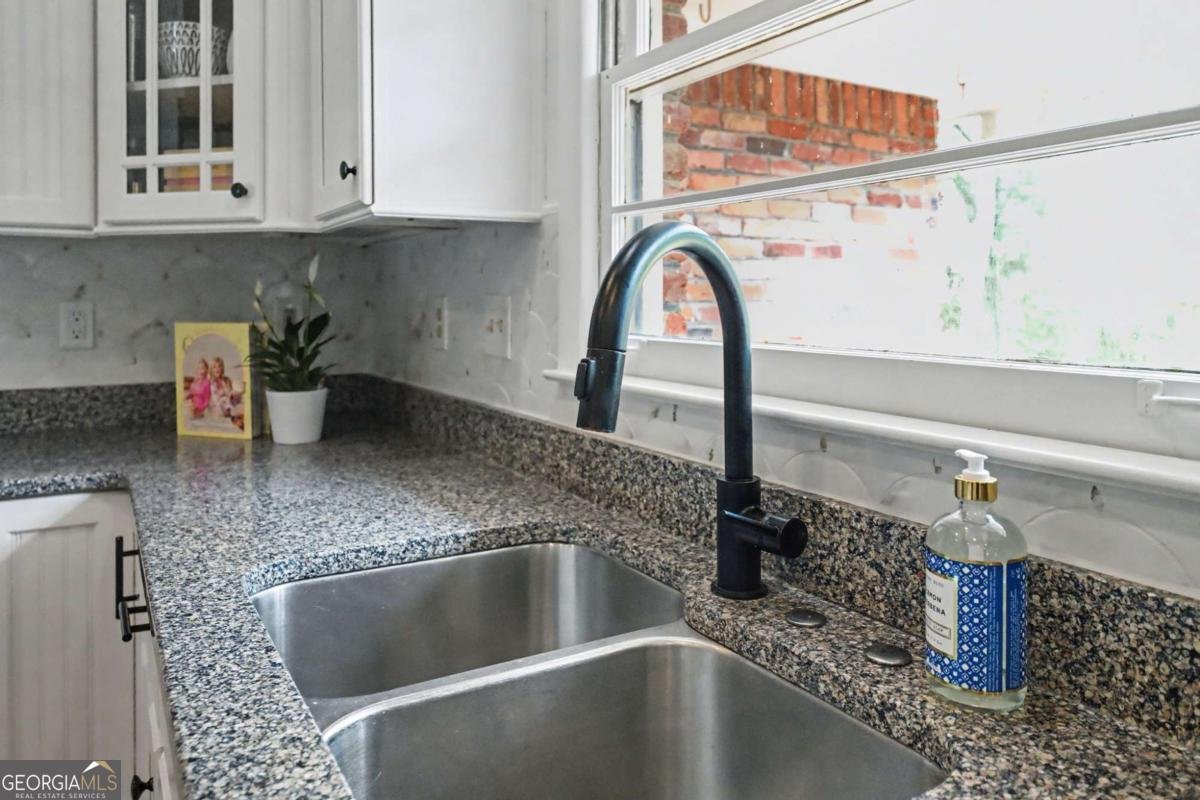 2081 Akin Drive Atlanta - Photo 19