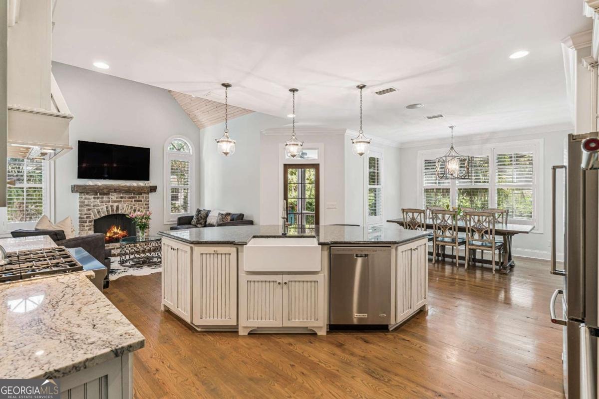 306 Broadway Street St. Simons - Photo 18