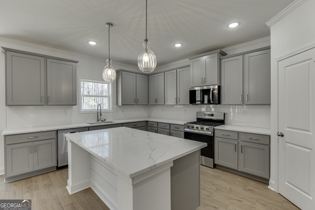 997 Lakeview Commerce - Photo 8