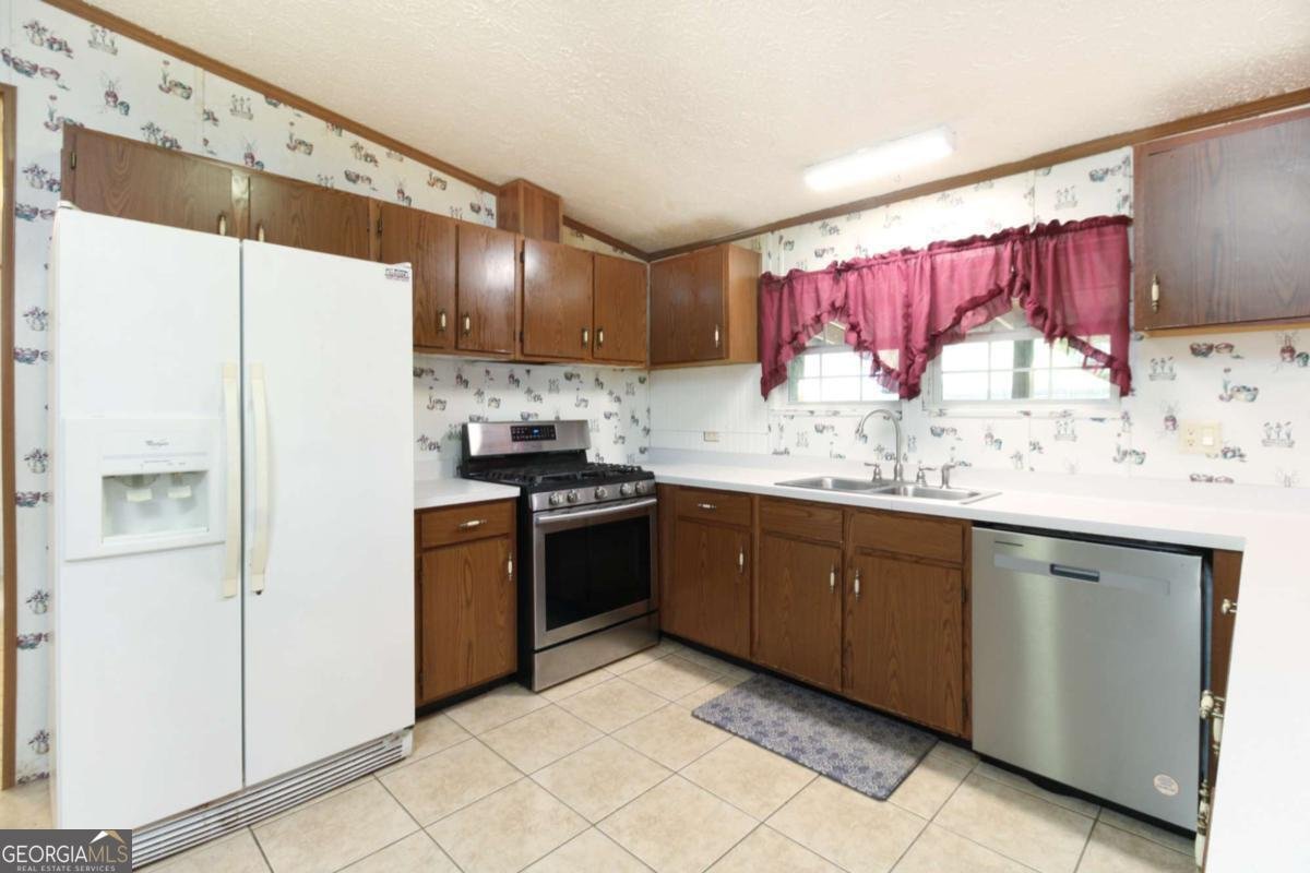 283 Third Street Colbert - Photo 6