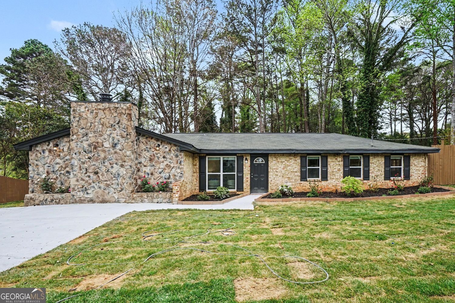 577 Simone Way Stone Mountain - Photo 1