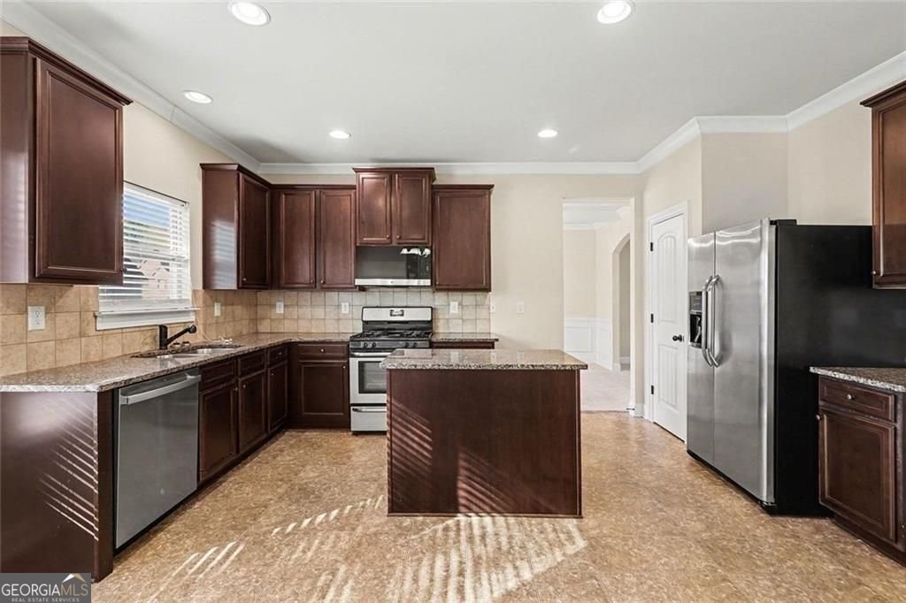 4845 Locherby Drive Fairburn - Photo 9