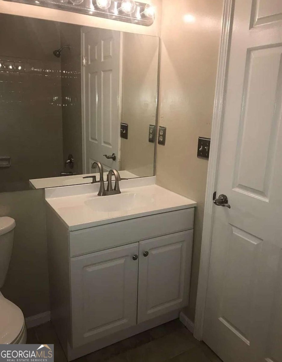 4241 Parkview Court Stone Mountain - Photo 14