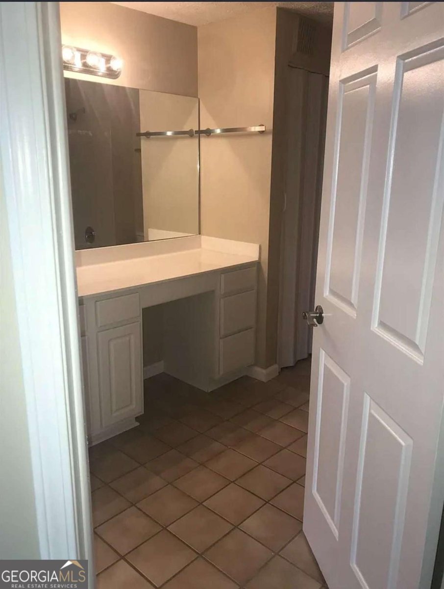 4241 Parkview Court Stone Mountain - Photo 17