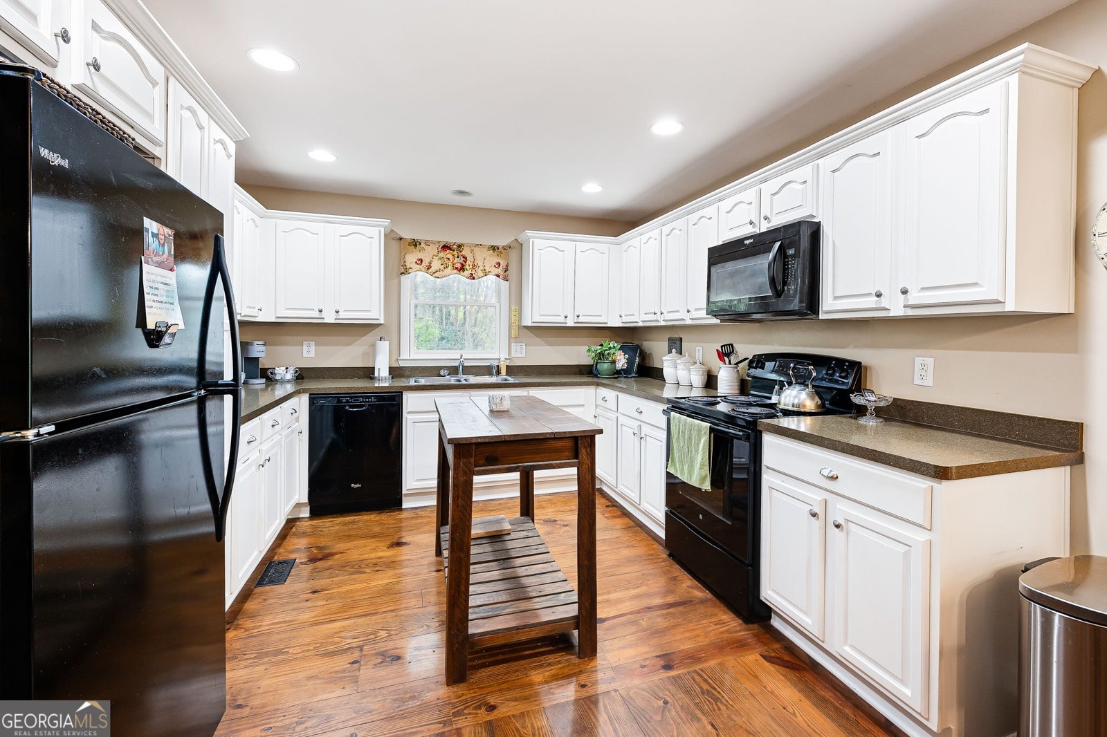 916 Andover Court Woodstock - Photo 7