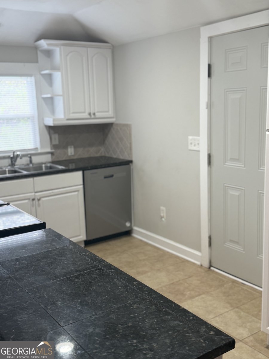 1750 Linwood Avenue East Point - Photo 10