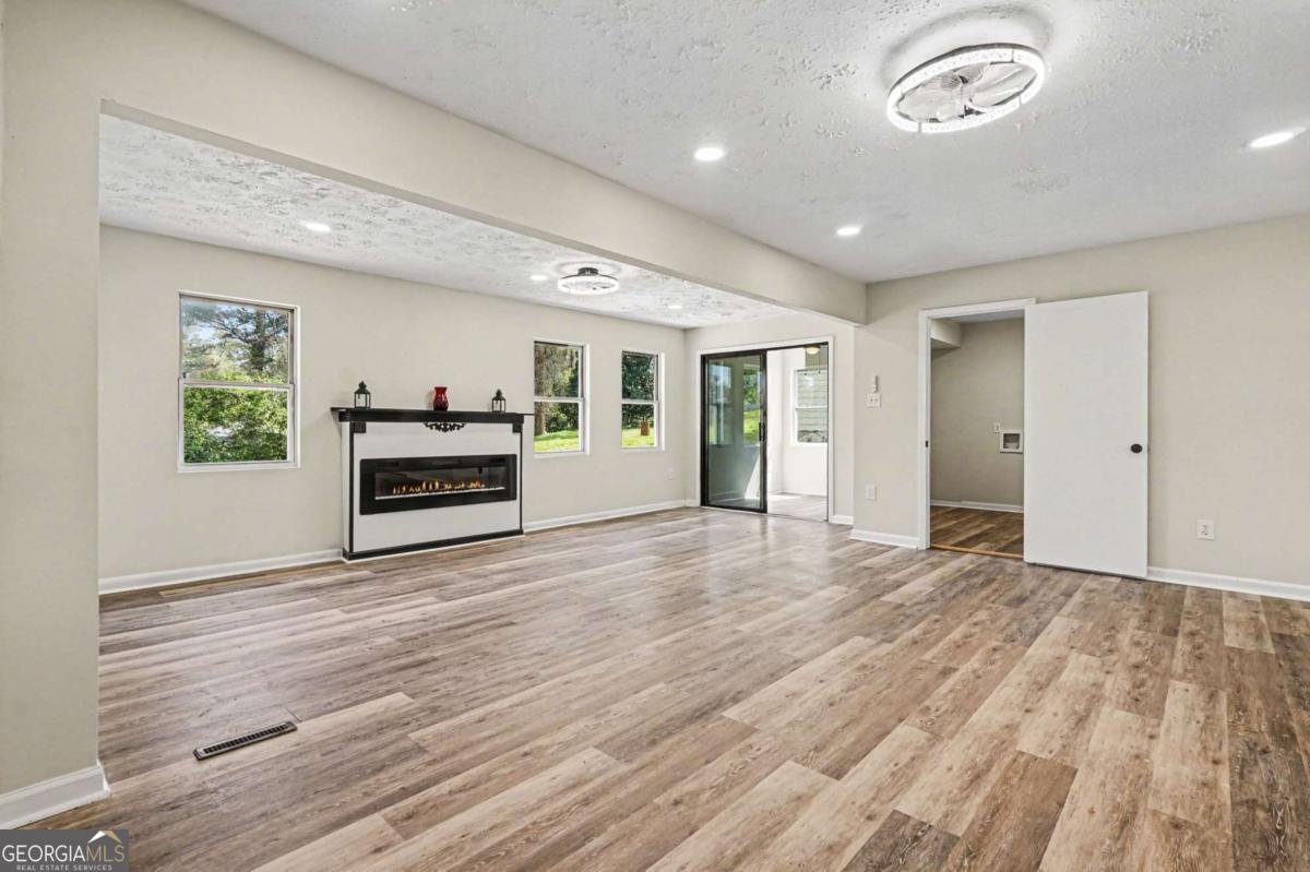 2500 AMALFI Drive Conyers - Photo 8