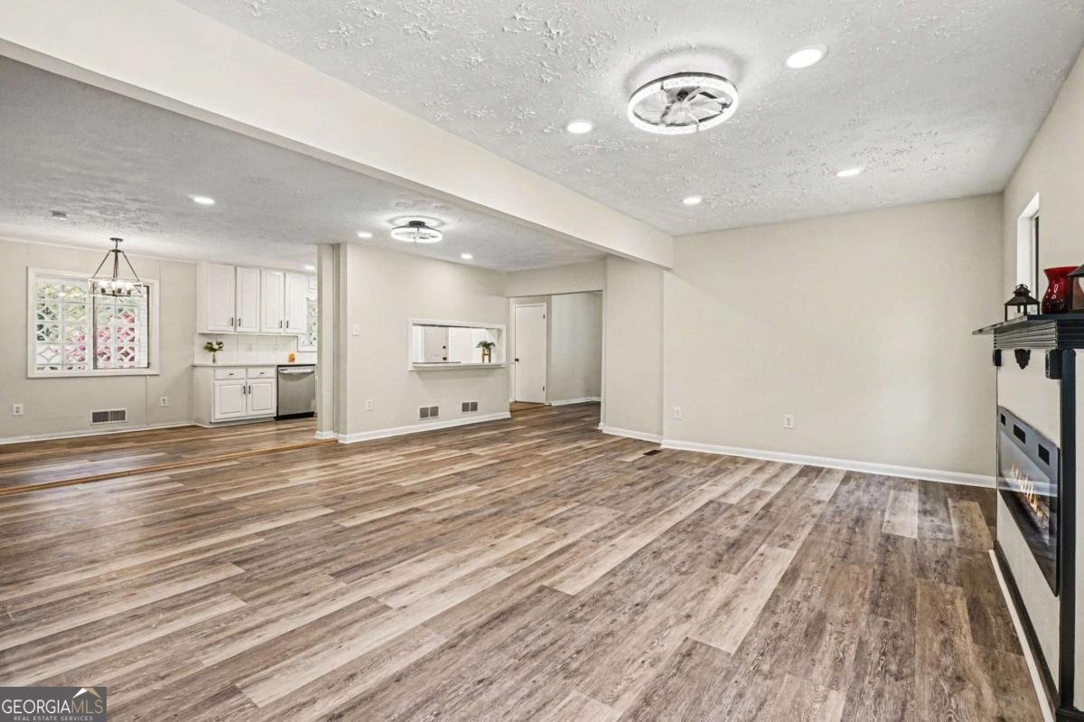 2500 AMALFI Drive Conyers - Photo 9