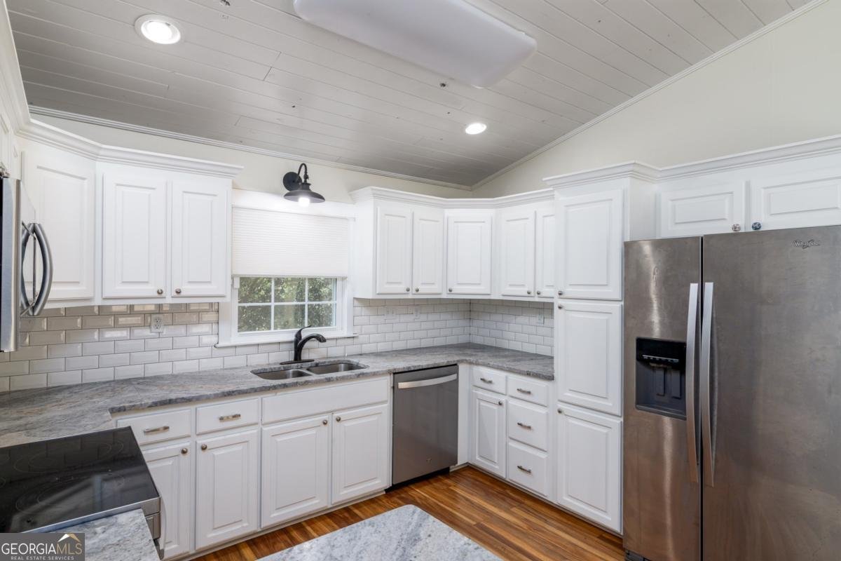 708 Virginia Avenue Glennville - Photo 12