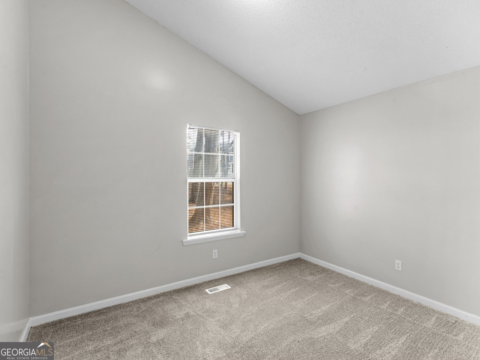 111 Neal Avenue Stockbridge - Photo 18