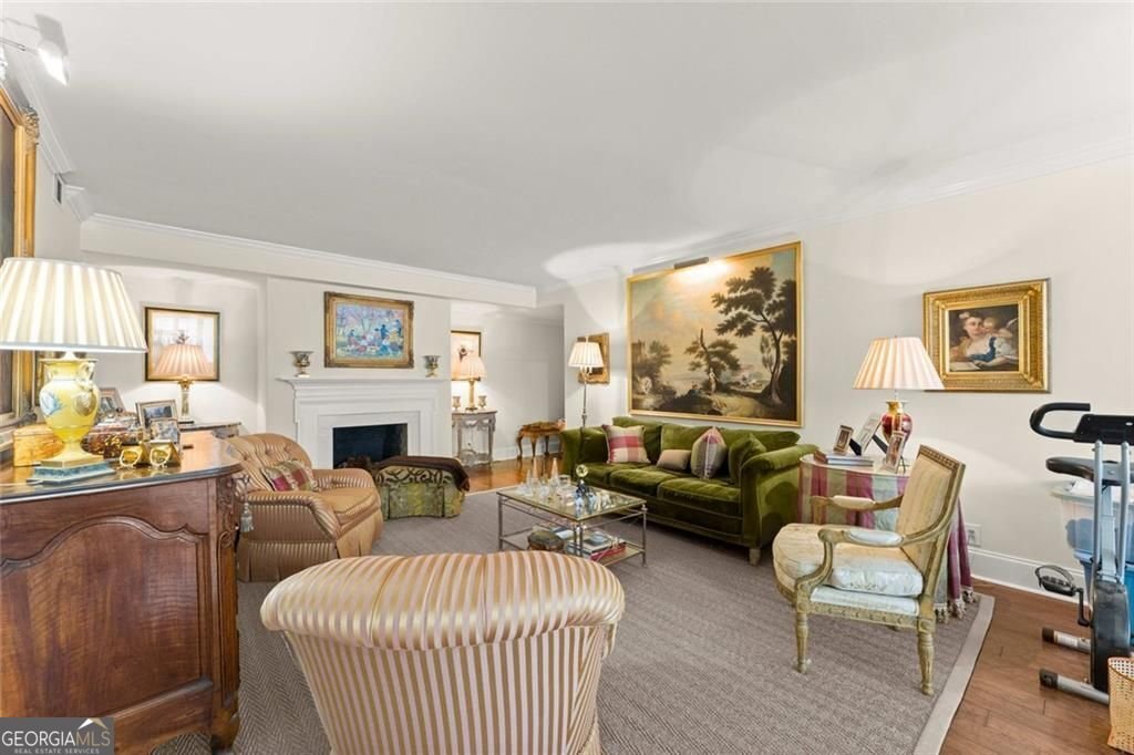 2734 Peachtree Road Atlanta - Photo 1