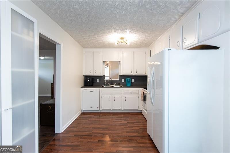 111 Little Brook Drive Woodstock - Photo 6