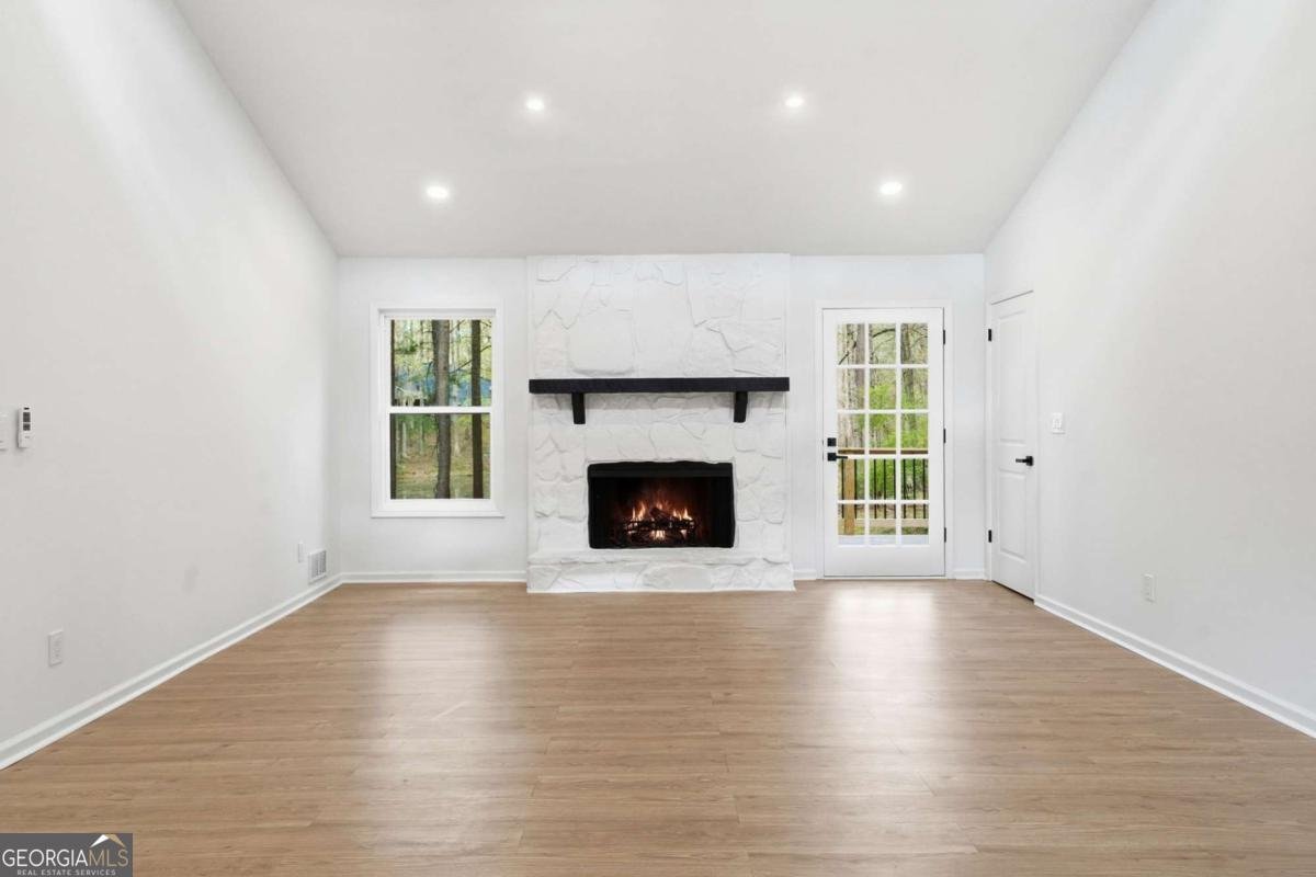 324 Hill Crest Circle Woodstock - Photo 12