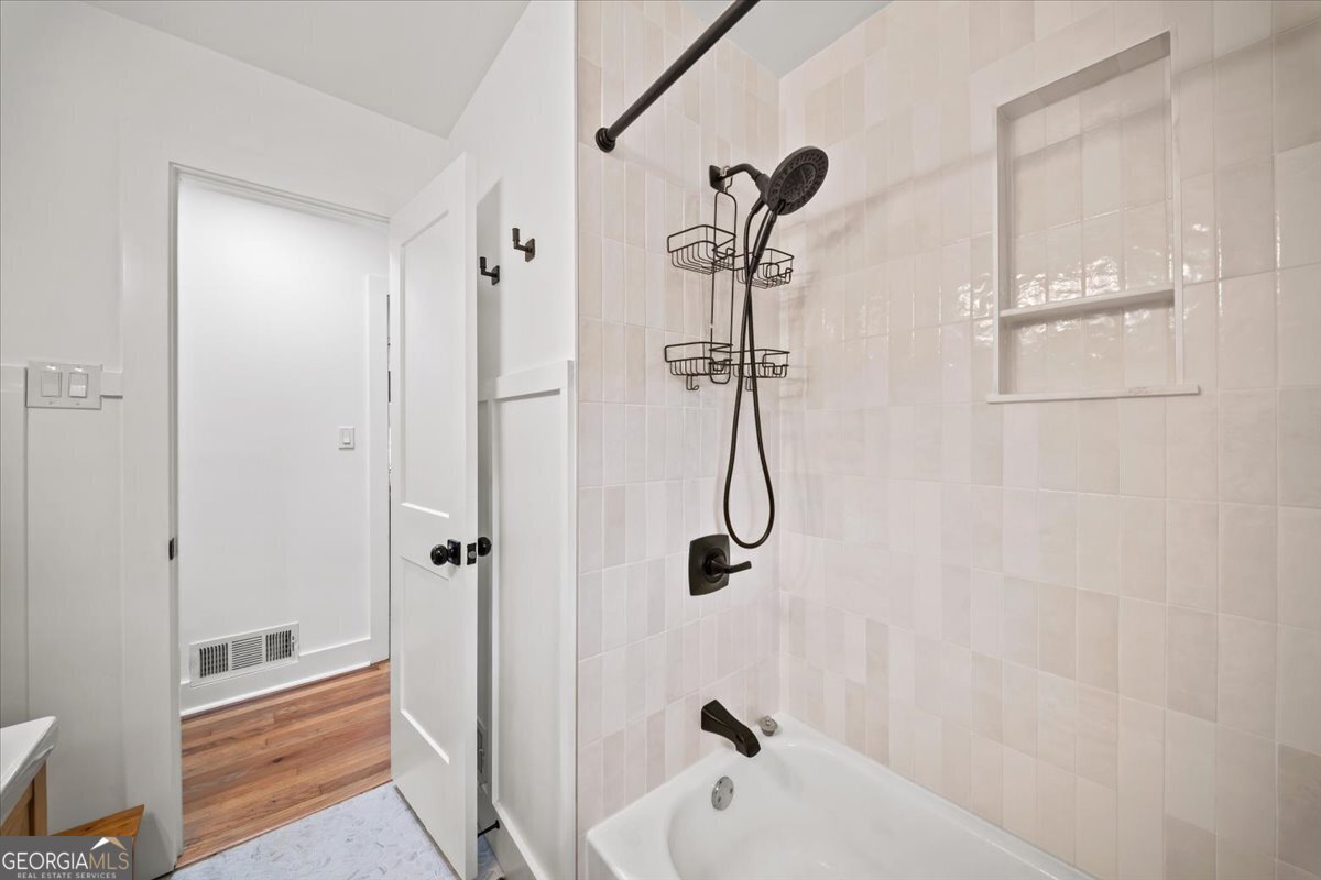 2317 Elmwood Circle Atlanta - Photo 18