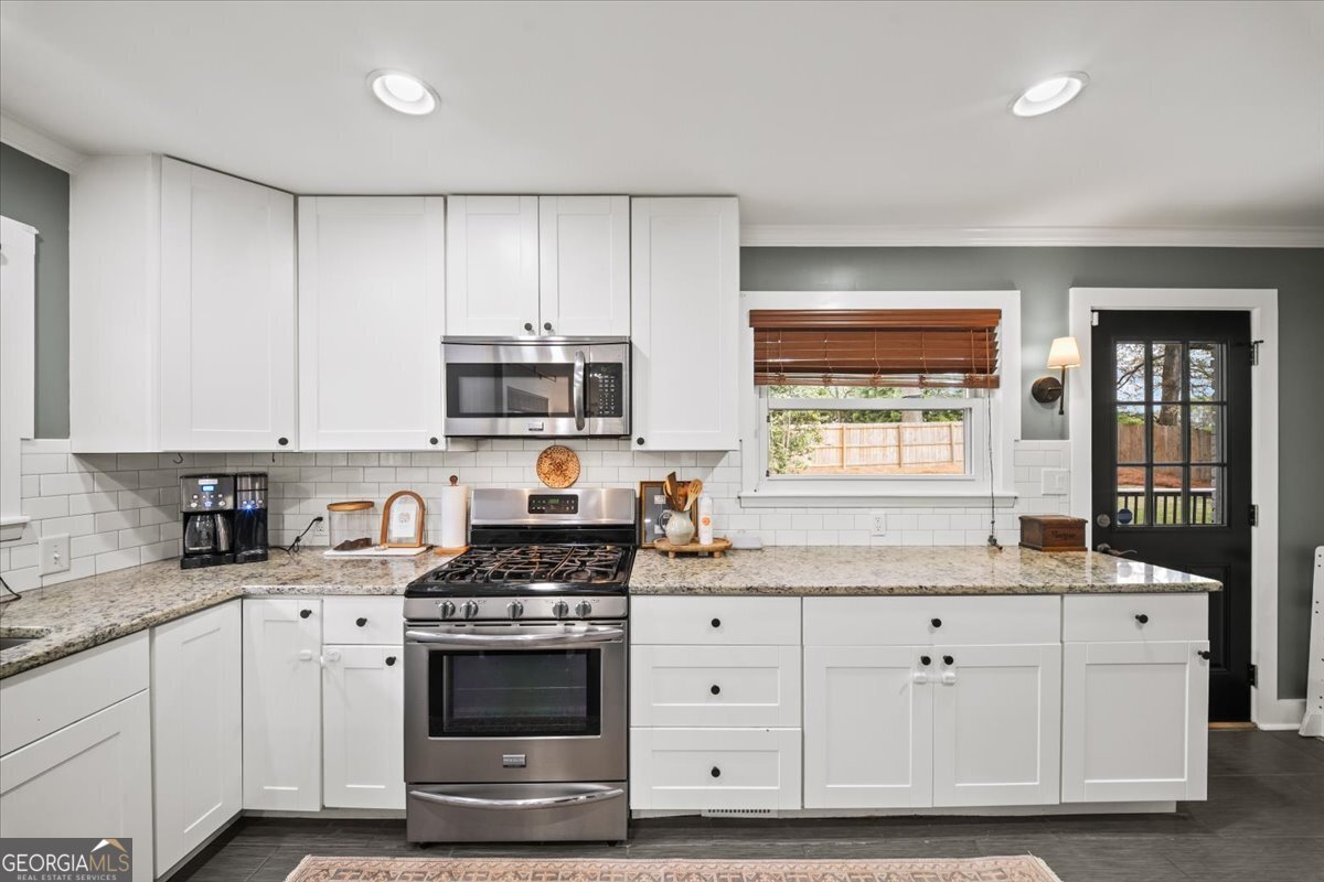 2317 Elmwood Circle Atlanta - Photo 8