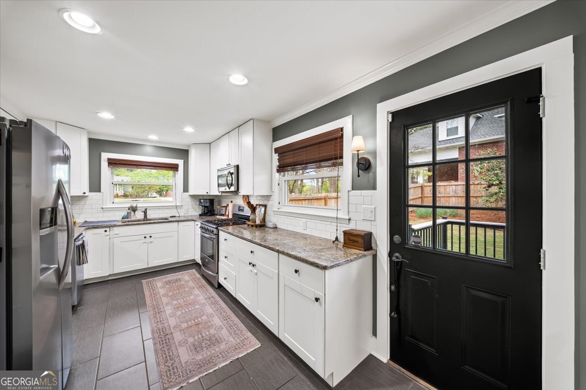 2317 Elmwood Circle Atlanta - Photo 9