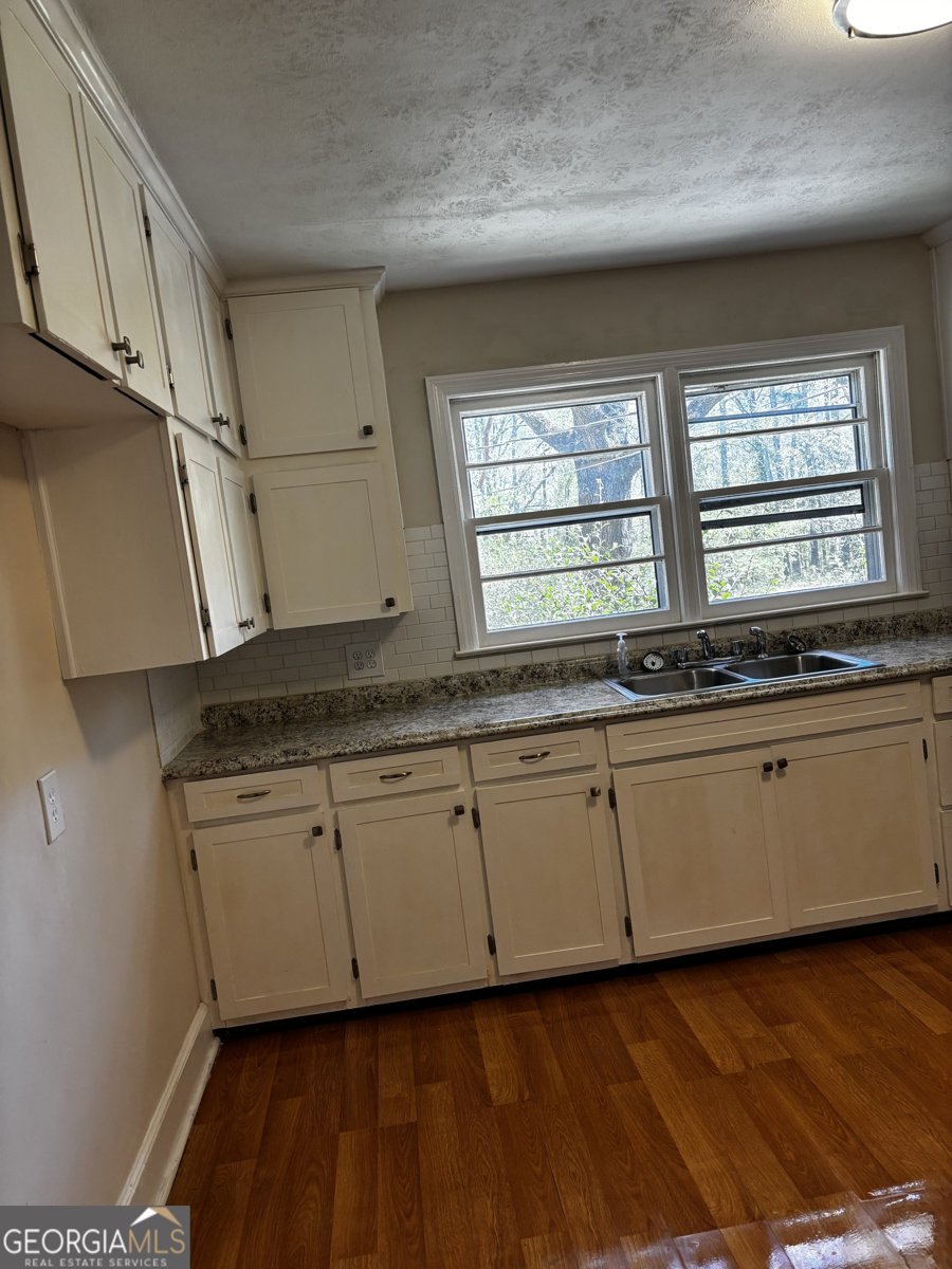 1365 Stewart Street Carrollton - Photo 10