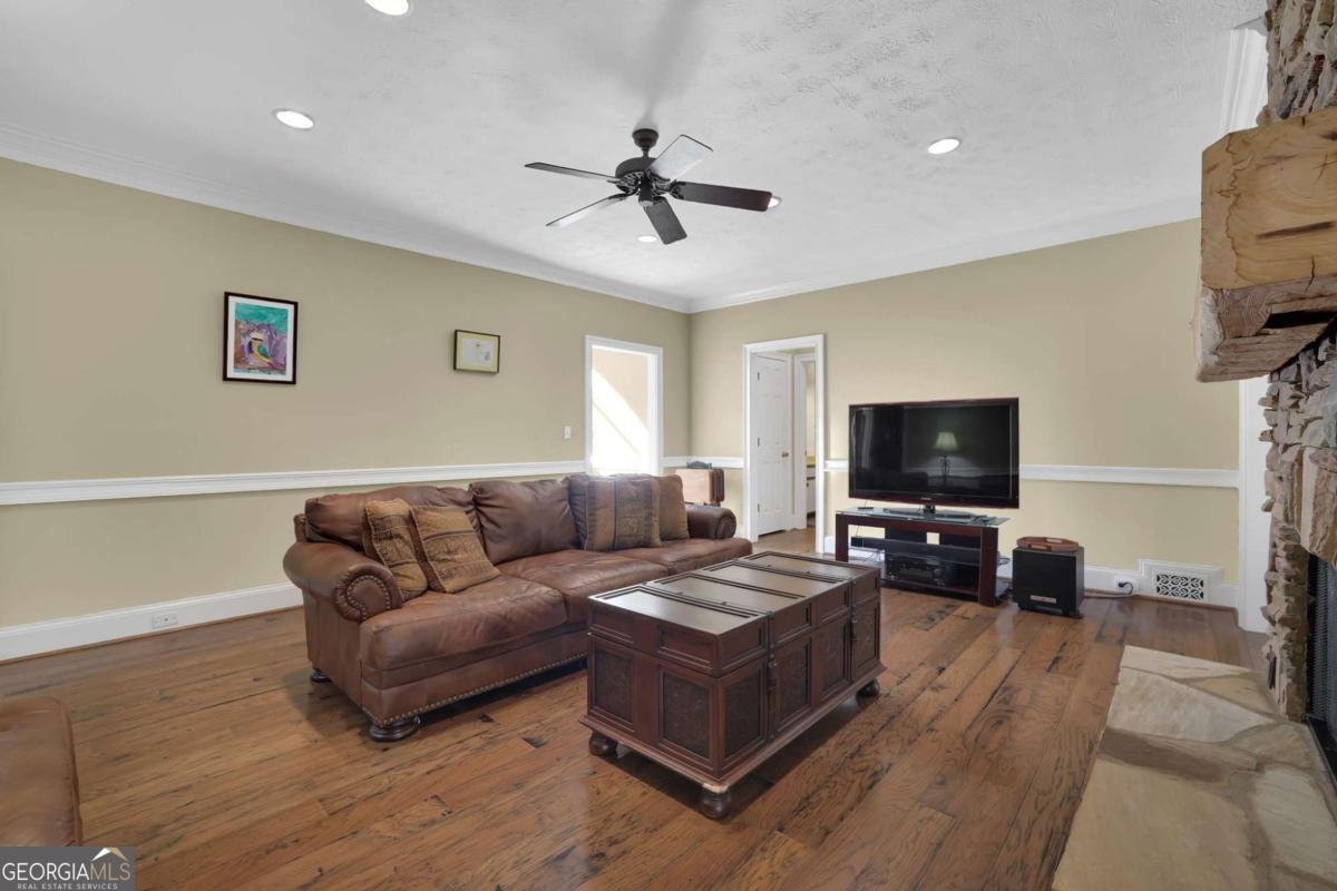 2928 Tall Pines Way Atlanta - Photo 11