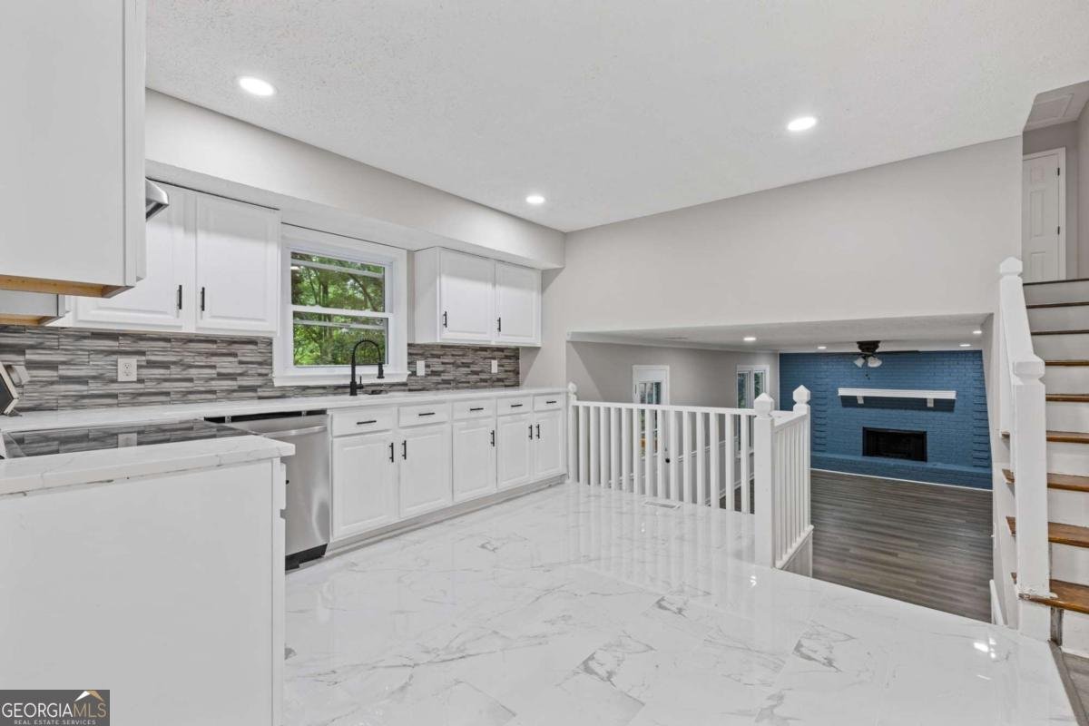 798 Brownlee Lane Lawrenceville - Photo 9